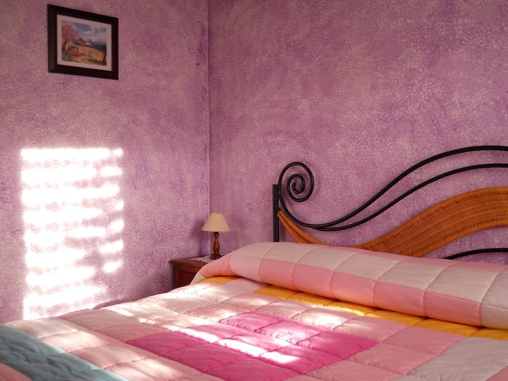 Lo Scoiattolo Villa Ventimiglia Room photo