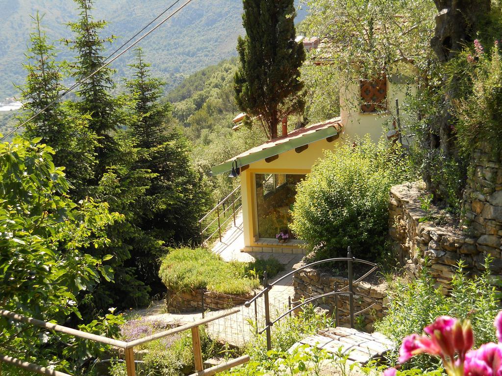 Lo Scoiattolo Villa Ventimiglia Exterior photo